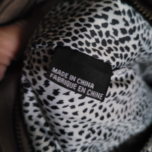 Sasha + Sofi Crossbody Handbag Satchel Adjustable Purse Brass Tan Shoulder Strap - Picture 8 of 14